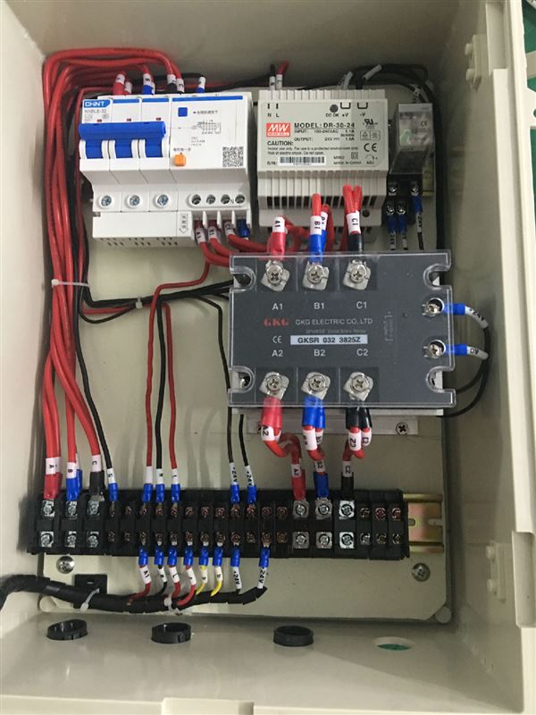 除泡機電箱內(nèi)部結(jié)構(gòu).JPG 除泡機電箱內(nèi)部結(jié)構(gòu).JPG