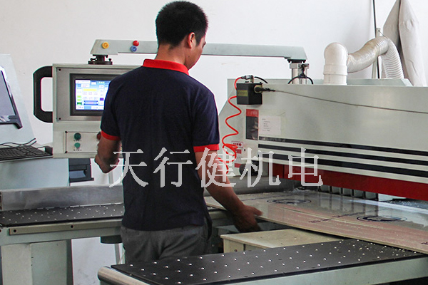 技術人員和制作設備