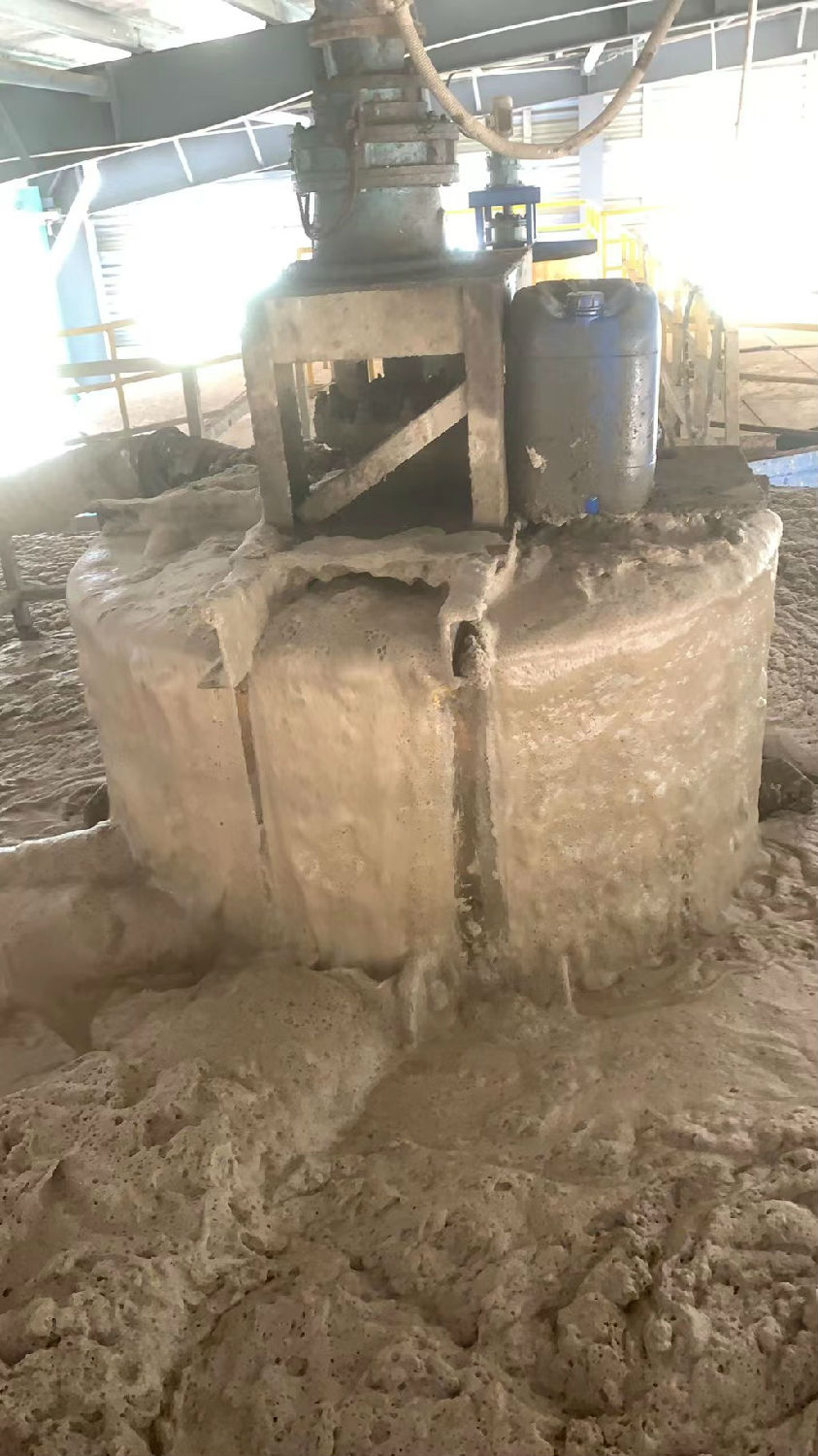 垃圾焚燒滲濾液廢水泡沫.jpg 垃圾焚燒滲濾液廢水泡沫.jpg